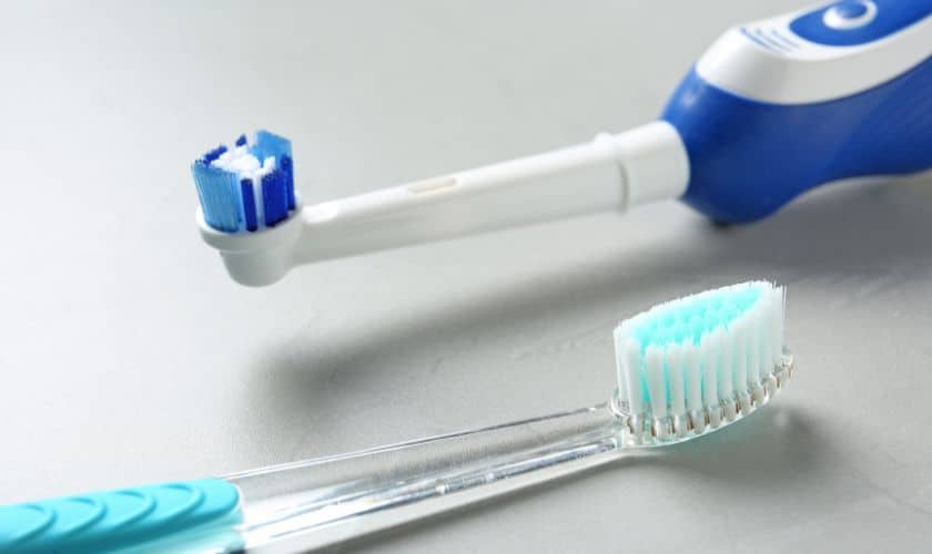Should You Use Electric or Manual Toothbrush? Electric or Manual Toothbrush